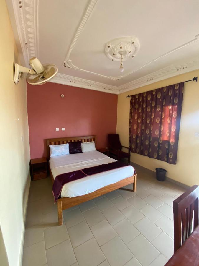 Britannia Hôtel Cmr Yaoundé Exterior foto